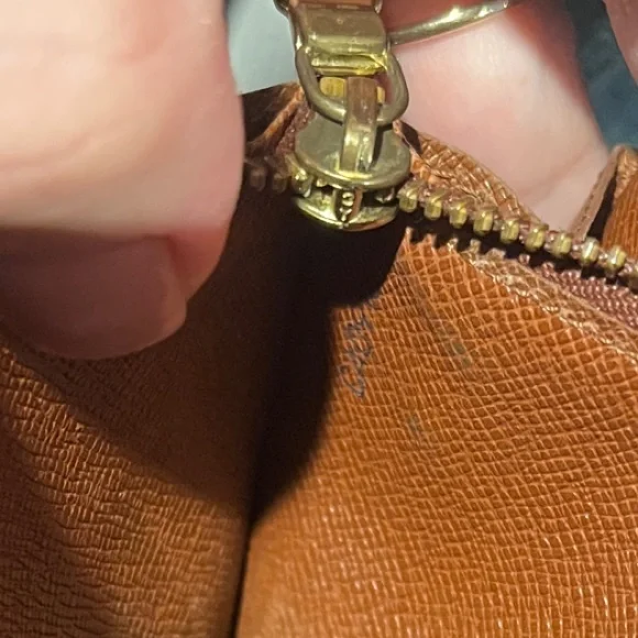 Louis Vuitton Black and Brown Monogram Wallet - Picture 10 of 12